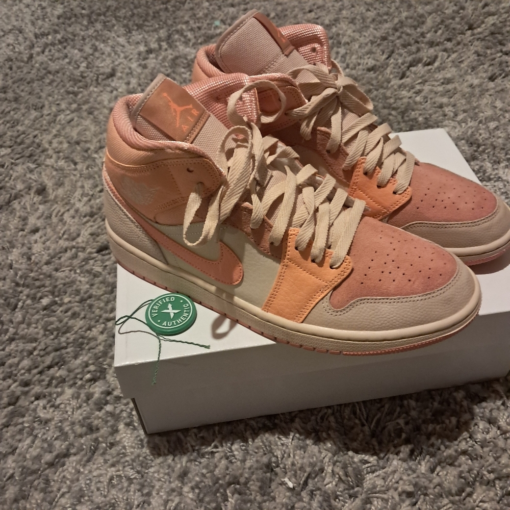 Jordan 1 Retro Mid Og Apricot and Cream Used